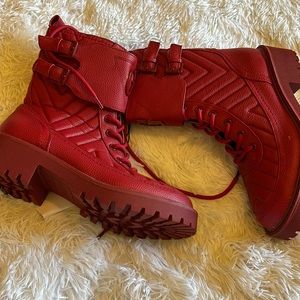 Size 7 never worn with tag attached